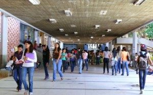 Becas Fundayacucho timthumb-300x187-1