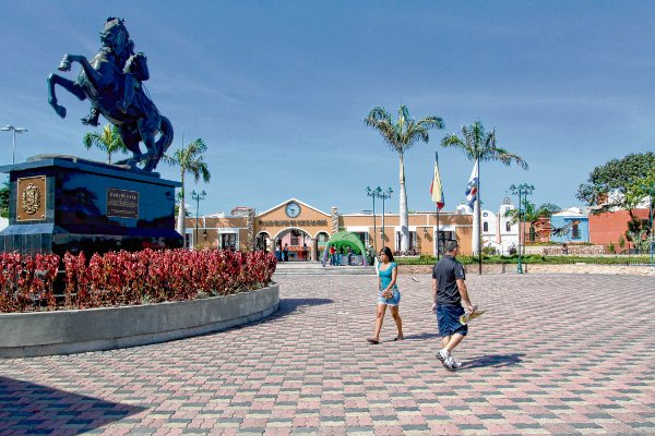 plaza del estado vargas