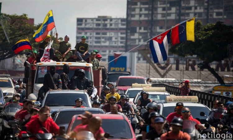 Colectivos defenderan a Nicolas Maduro