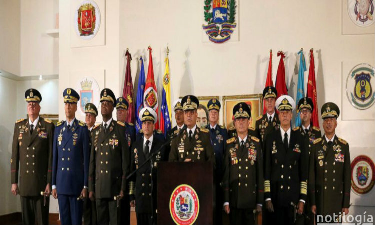 Alto mando militar de Venezuela saca a familiares del pais